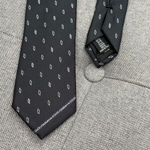 Dolce & Gabbana Black Diamond Pattern Tie. Very nice for gift 🎁